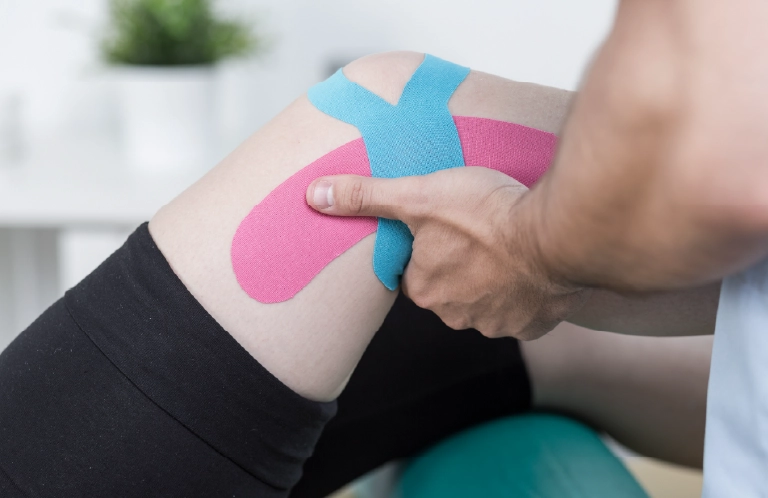 Tapy na&nbsp;kolanie